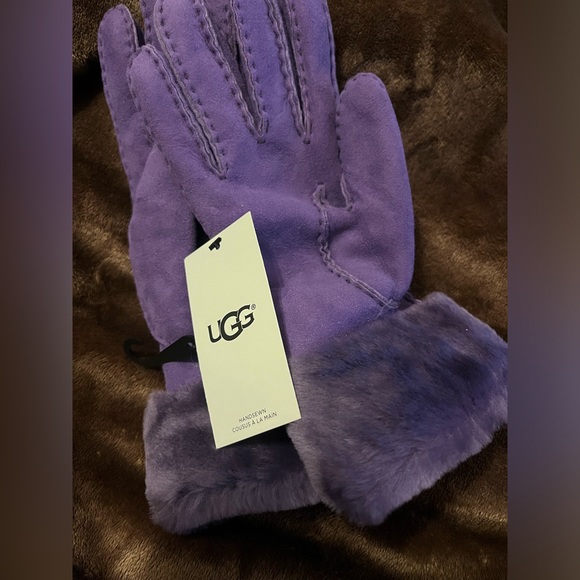 UGG Genuine Shearling Turn Cuff Gloves - PURPLE - Picture 6 of 11